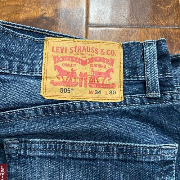 Levi's 505 Regular Fit Straight Leg Denim Blue Jeans Men's Size 34W x 30L - Picture 2 of 10